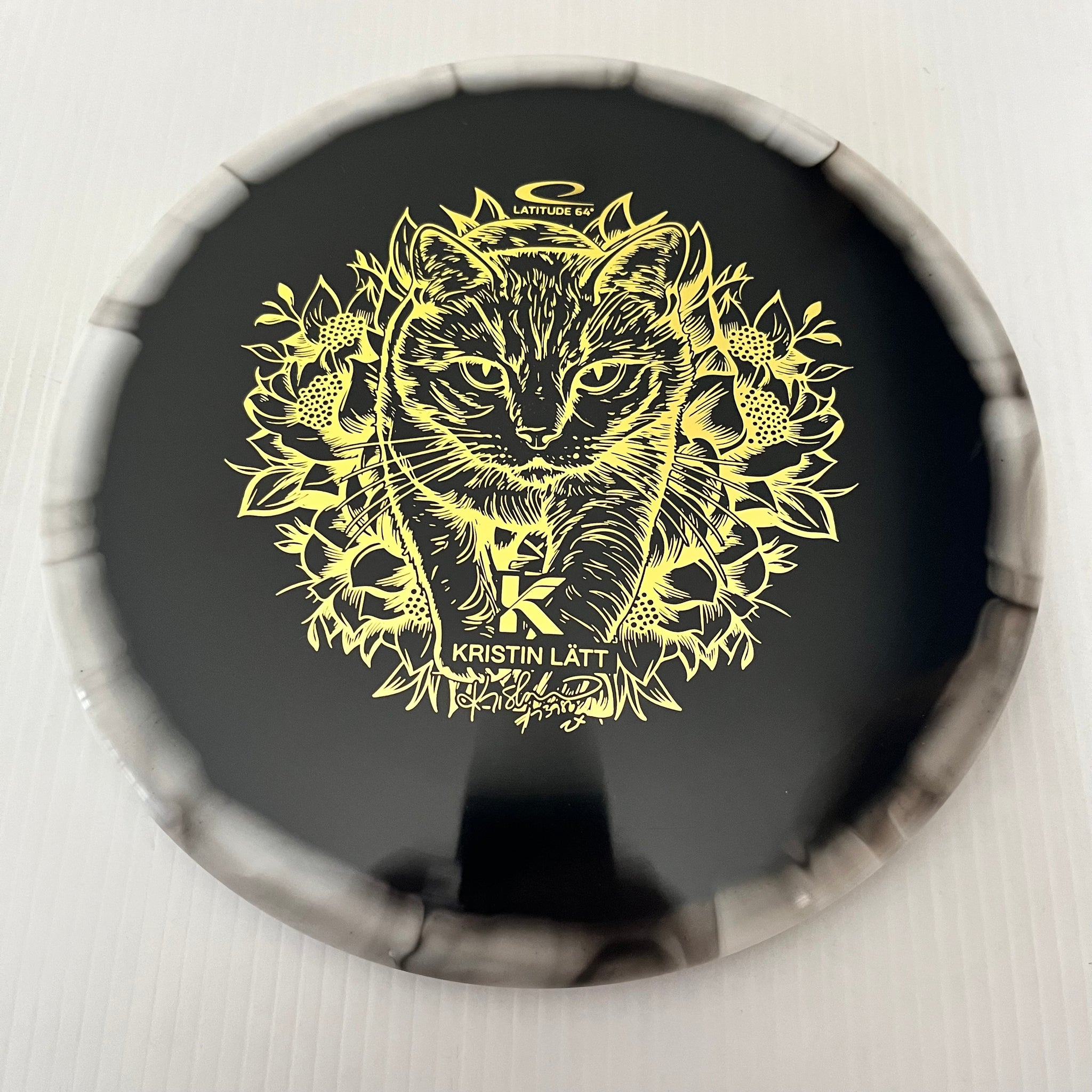Latitude 64° 2025 Kristin Lätt Team Series Gold Orbit Claymore 5/5/-1/1