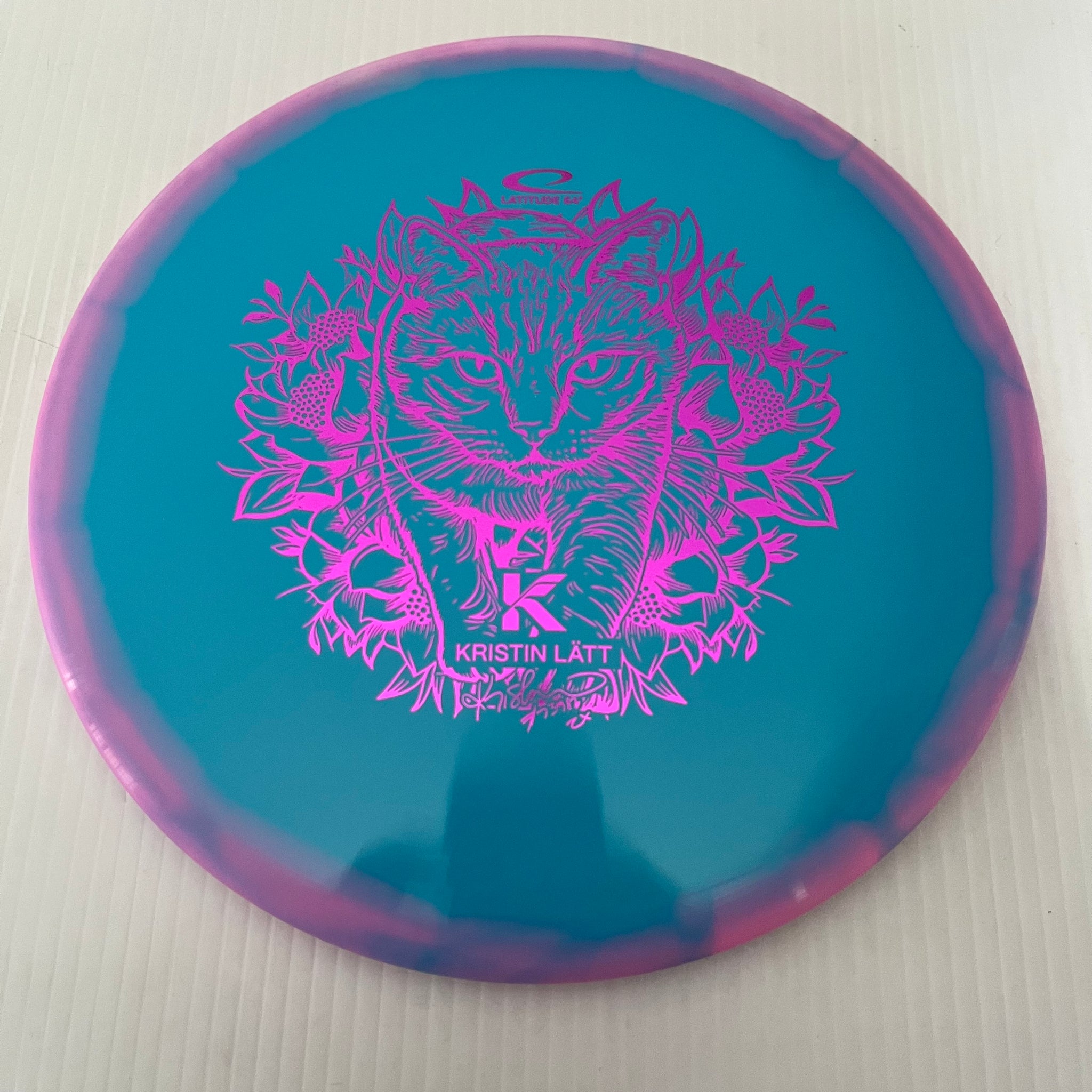 Latitude 64° 2025 Kristin Lätt Team Series Gold Orbit Claymore 5/5/-1/1